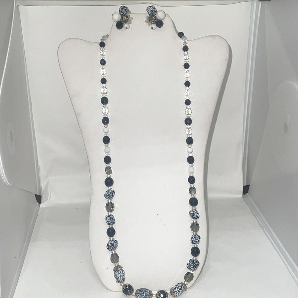 Carnegie Necklace and Clip On Earrings Set